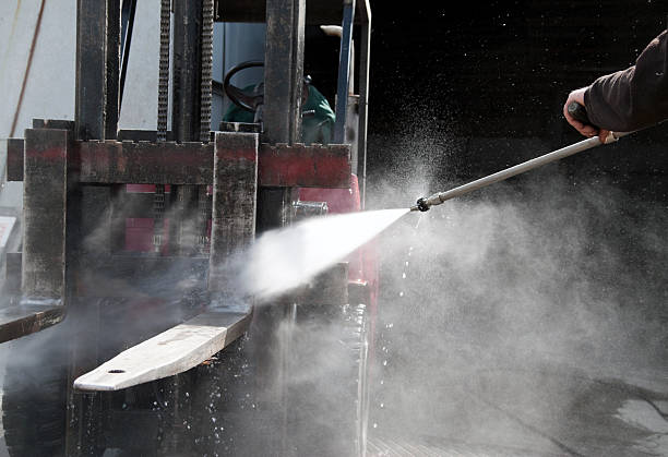 Best Oil Spill Cleanup  in Lochmoor Waterway Estates, FL